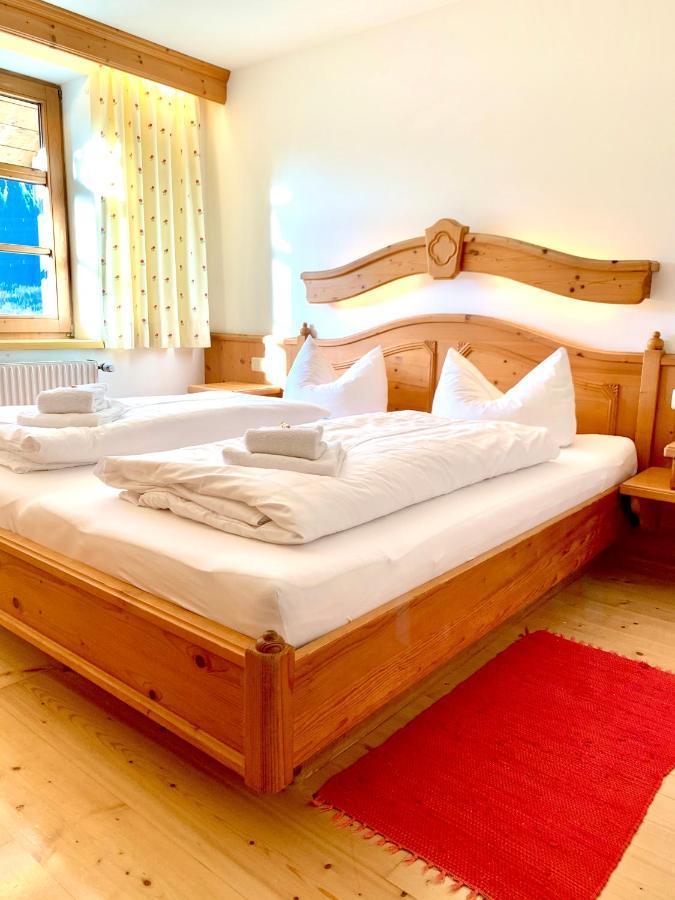 Gutshof Zum Schluxen Apartman Pinswang Kültér fotó