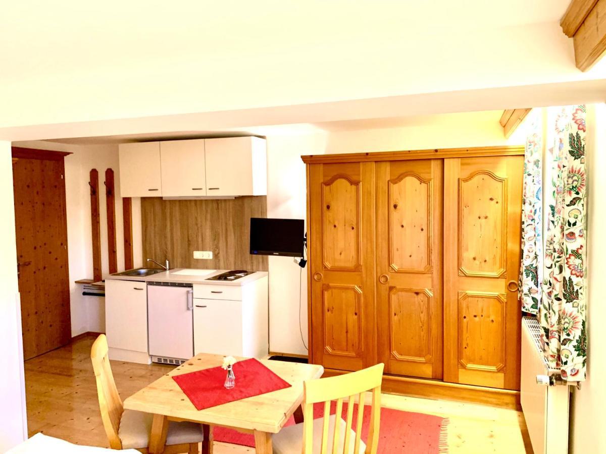 Gutshof Zum Schluxen Apartman Pinswang Kültér fotó